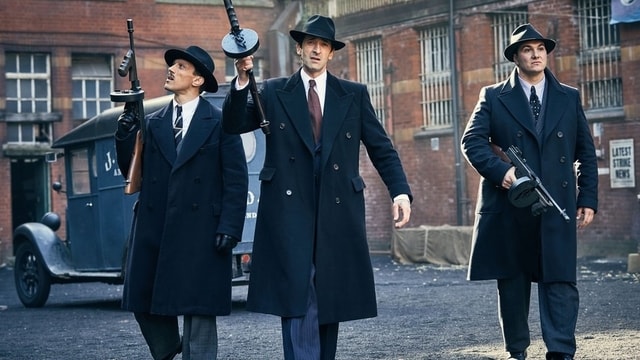 Tamat di musim keenam, kabarnya Peaky Blinders akan hadir dalam bentuk lain! penasaran? cek selengkapnya di sini!